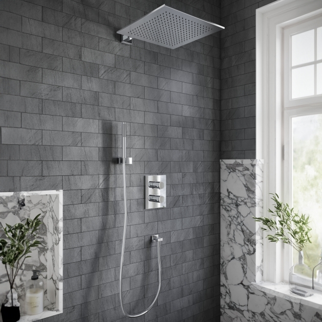 Conjunto grifo de bañera y ducha Villeroy & Boch Universal Taps & Fittings TVD00065300061, ducha con efecto lluvia Villeroy & Boch Universal Showers TVC00000600061, TVD00065100000, TVS10900600061, TVC00045453061, TVC00045900061, TVC00045700061, TVC0000350