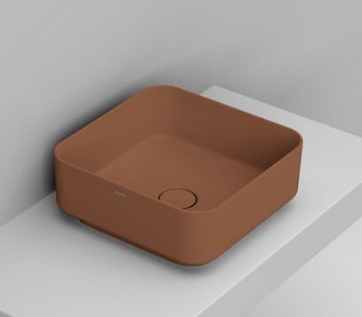 Ceramica Dolomite Noemi lavabo 40x40 cm cuadrada sobre encimera marrón/beige mate D311761
