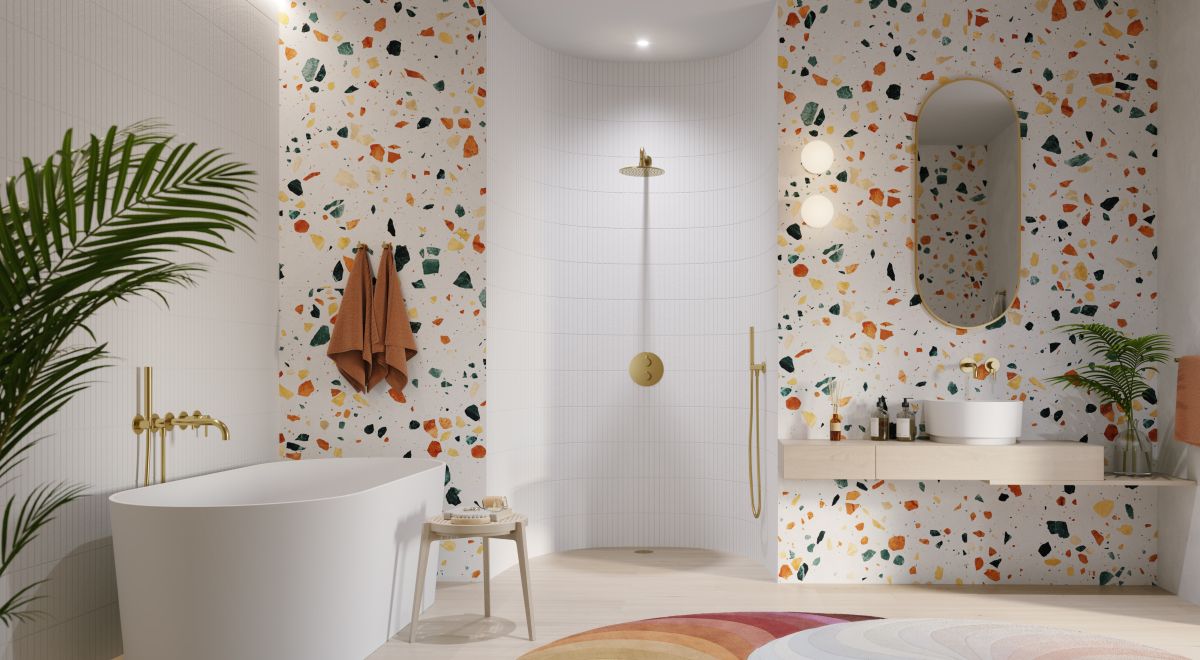 Terrazo llamativo y oro en una decoraci&oacute;n moderna