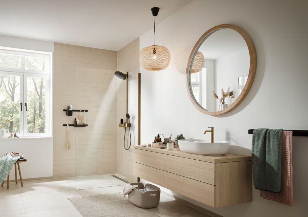 Ba&ntilde;o luminoso en colores c&aacute;lidos